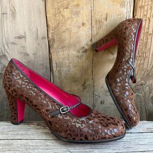 Emanuel Ungaro Mary Jane Pumps Heels Brown Suede Animal Print Size 10M